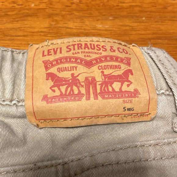 Levi's Boys Size 5 Reg 4-5 Years Tan Khaki Joggers Elastic Waist Pants Cuffed - Picture 6 of 9
